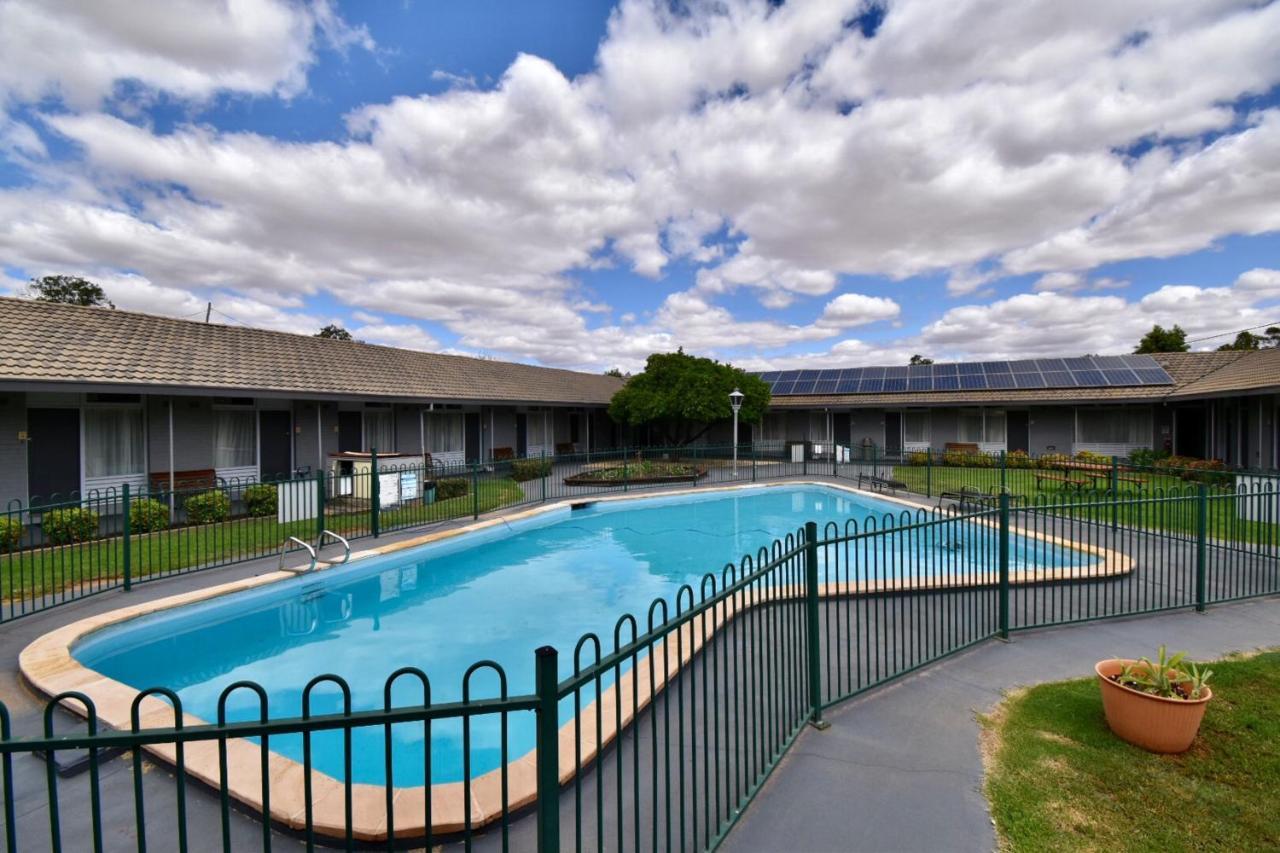 Townhouse Motel Cowra Exterior foto