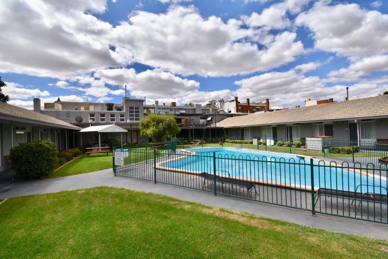 Townhouse Motel Cowra Exterior foto